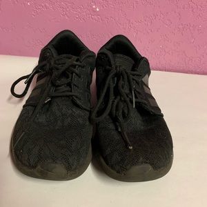 Adidas women’s sneakers 6.5 black